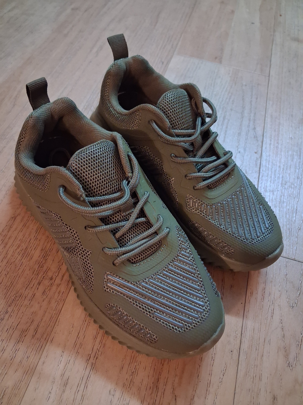 Athletic Lace-Up Sneakers in Olive Green